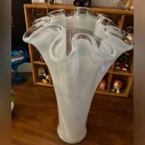 Vetro Eseguito Secondo la Tecnica Dei Maestri di Murano Glass Vase White 16”